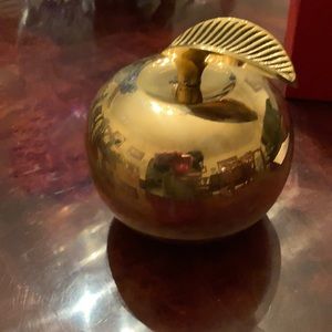 The golden apple